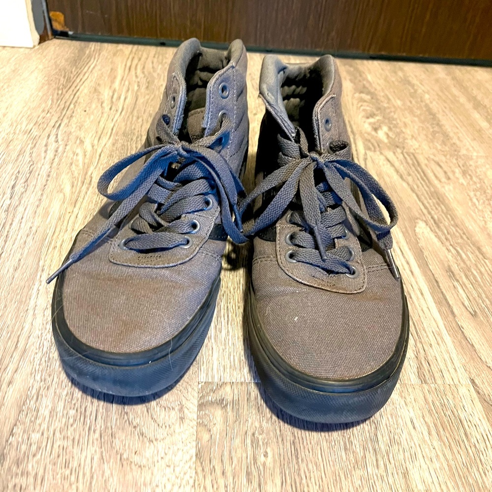 Vans men’s 8/ women’s 9.5